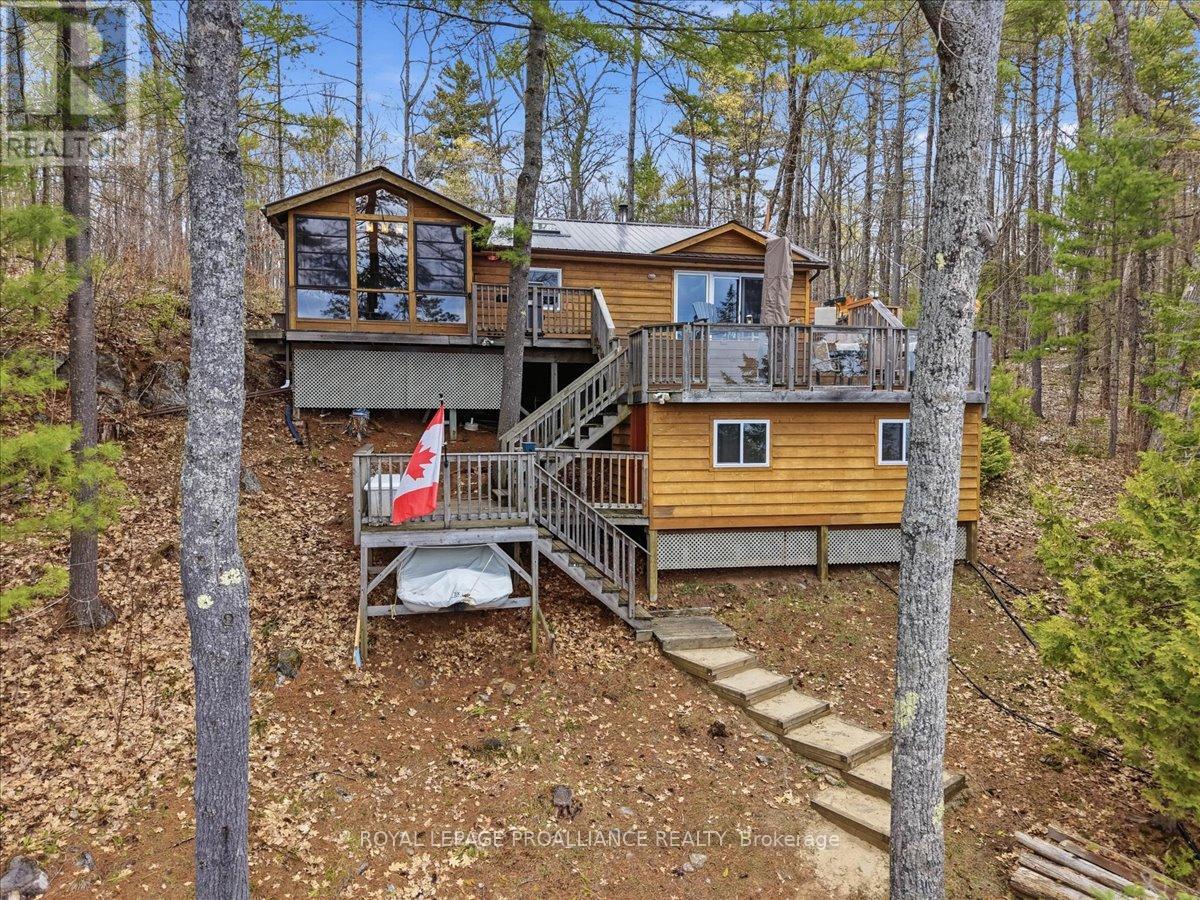 2069 BROWNS BAY LANE, Frontenac, Ontario