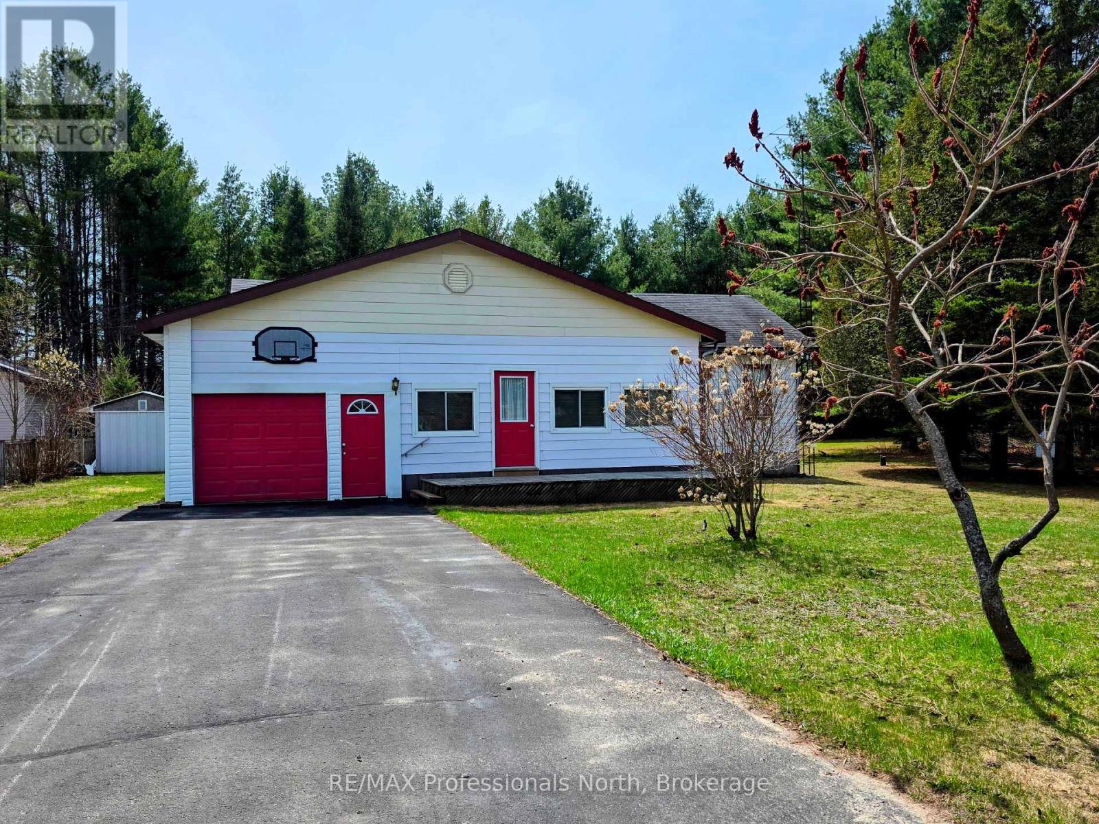 1037 West Road, Minden Hills, Ontario  K0M 1S0 - Photo 2 - X13104170