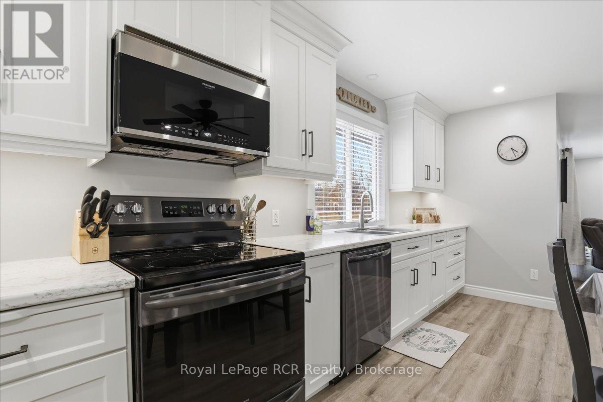 56 John Street N, Minto, Ontario  N0G 1Z0 - Photo 13 - X13104306