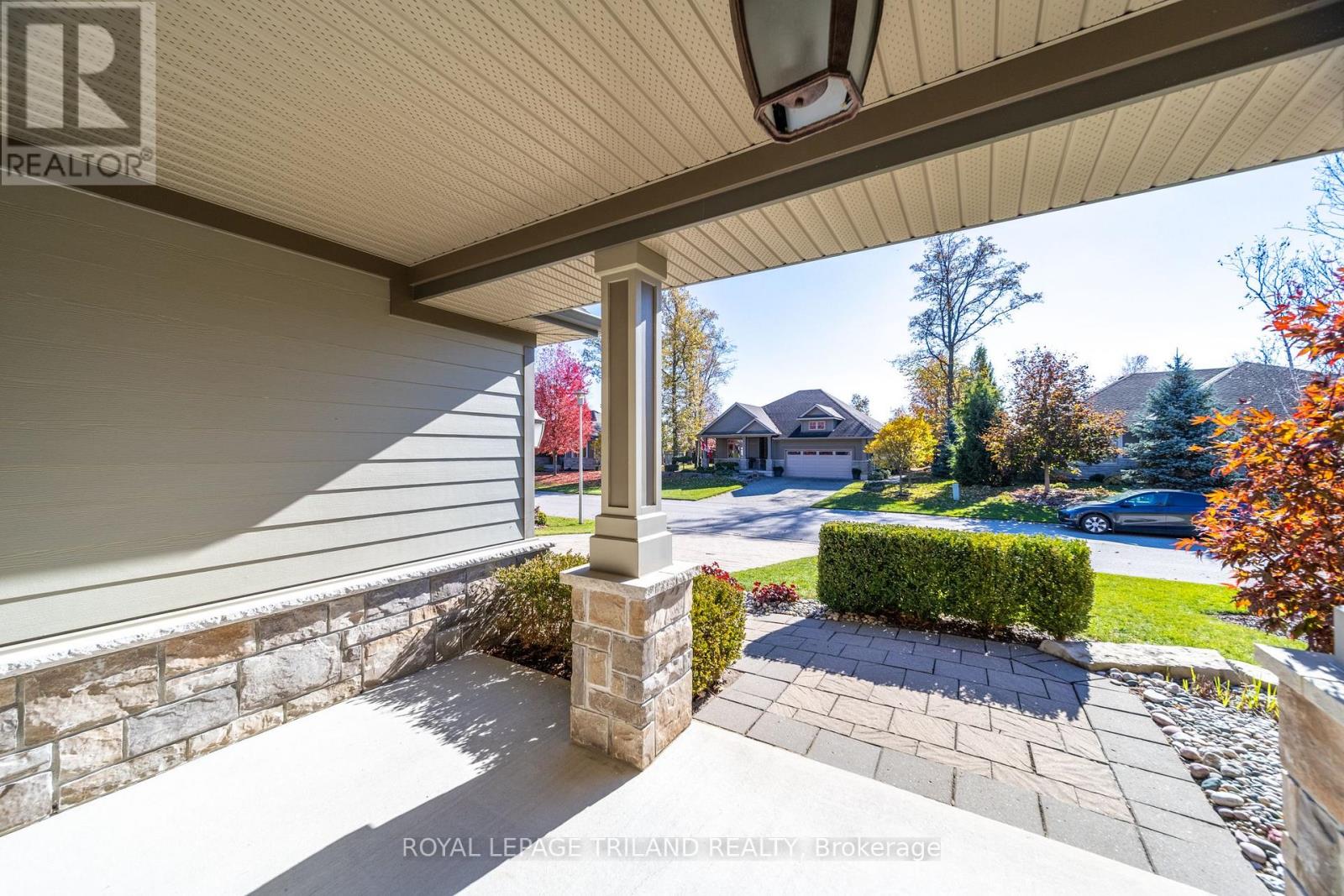 19 Erin Place, Lambton Shores, Ontario  N0M 1T0 - Photo 10 - X13104154