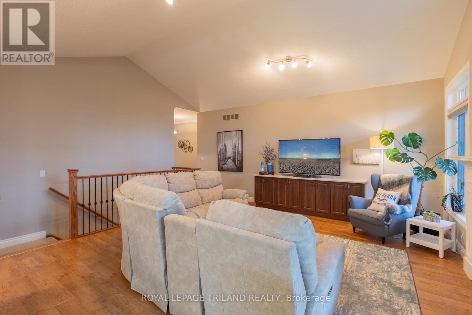 19 Erin Place, Lambton Shores, Ontario  N0M 1T0 - Photo 13 - X13104154
