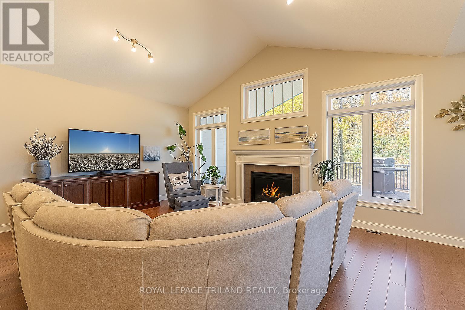 19 Erin Place, Lambton Shores, Ontario  N0M 1T0 - Photo 14 - X13104154