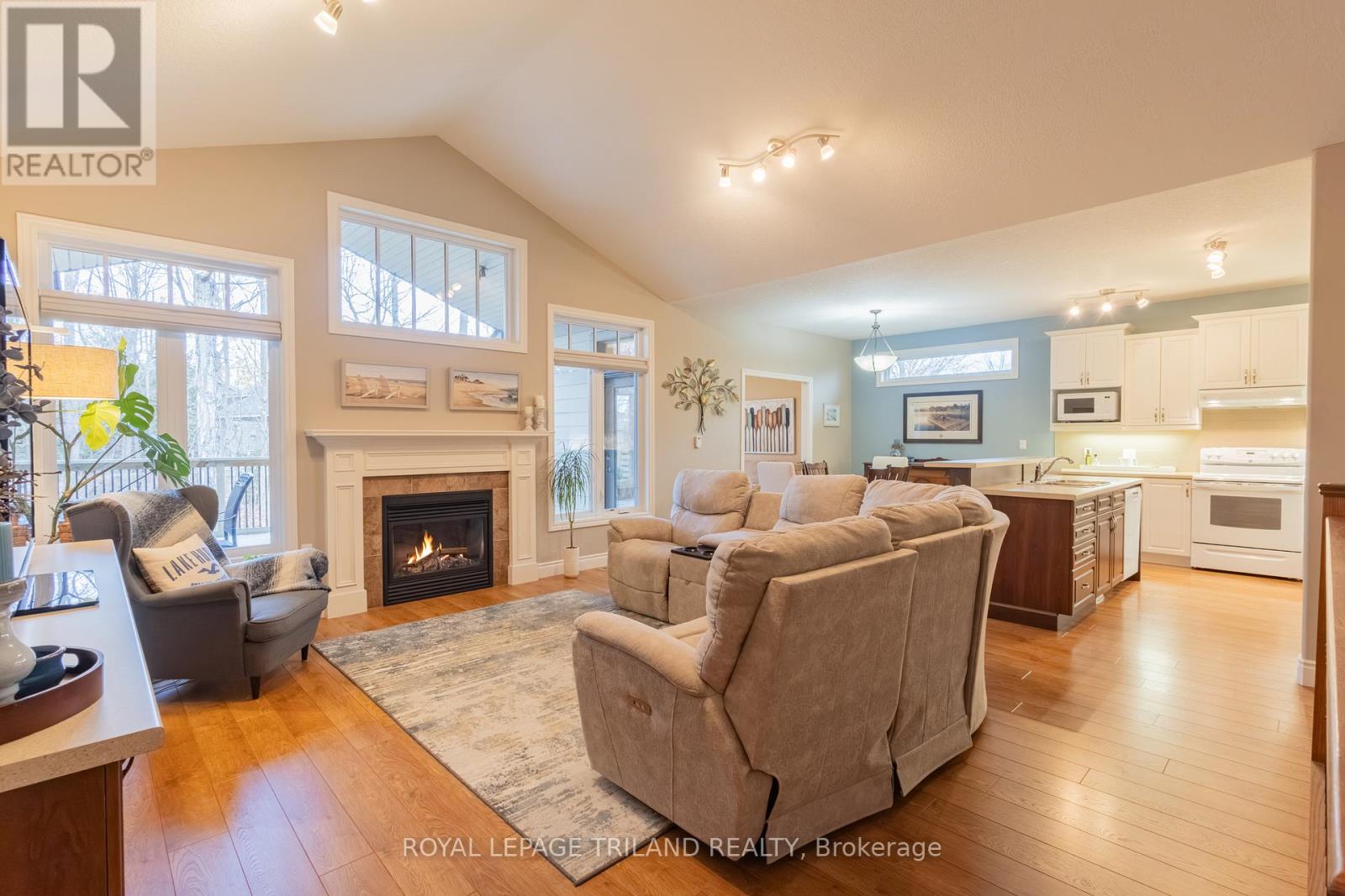 19 Erin Place, Lambton Shores, Ontario  N0M 1T0 - Photo 15 - X13104154