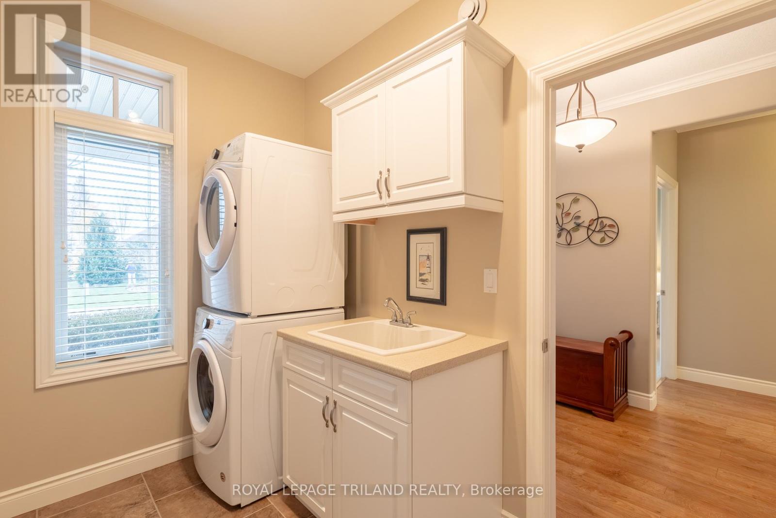 19 Erin Place, Lambton Shores, Ontario  N0M 1T0 - Photo 37 - X13104154