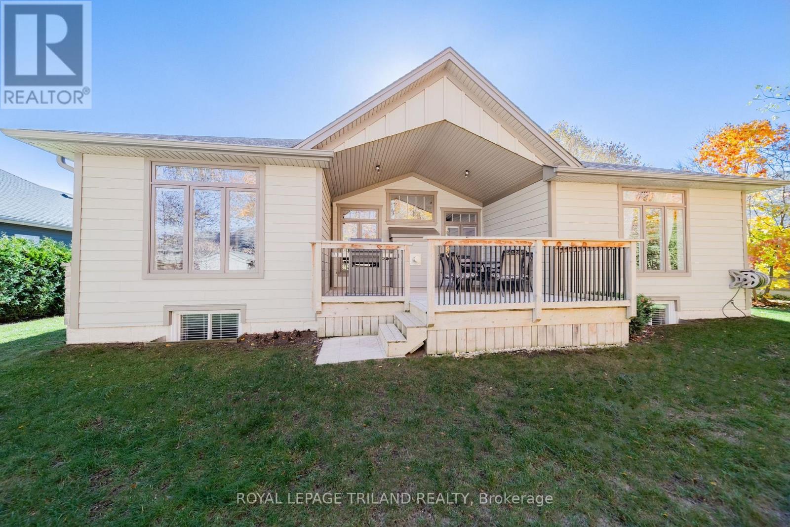 19 Erin Place, Lambton Shores, Ontario  N0M 1T0 - Photo 45 - X13104154