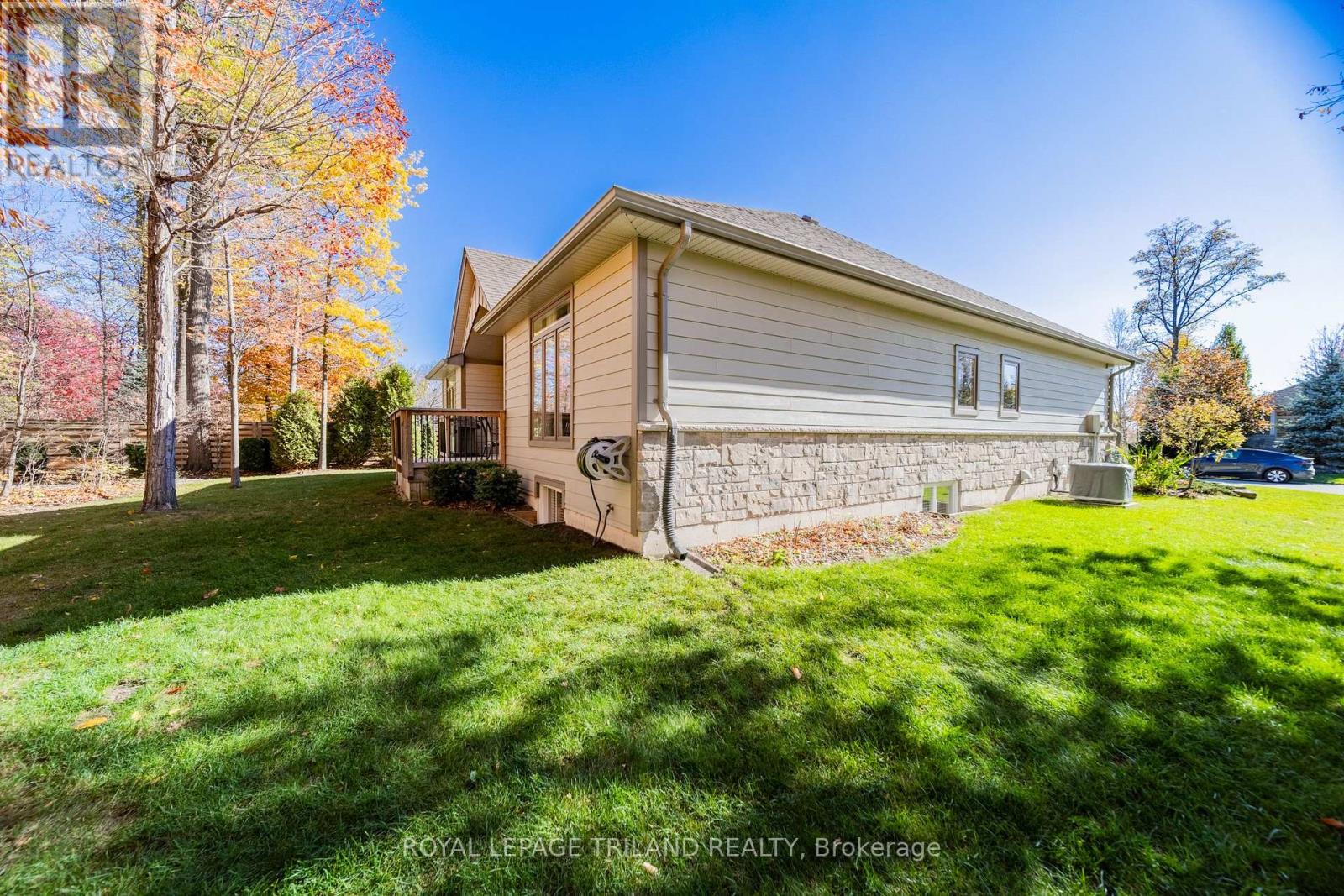 19 Erin Place, Lambton Shores, Ontario  N0M 1T0 - Photo 48 - X13104154