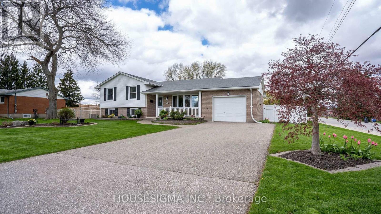 78 Peter Street, Central Elgin, Ontario  N5R 5A8 - Photo 3 - X13104328