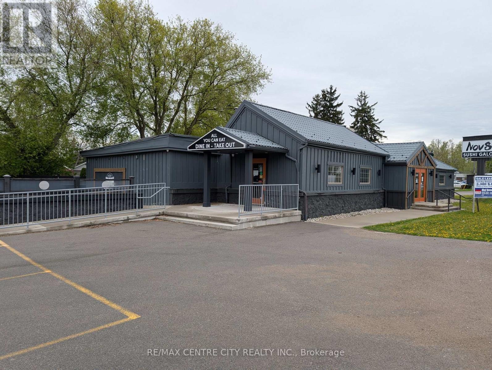 2300 WHARNCLIFFE ROAD S, London South, Ontario