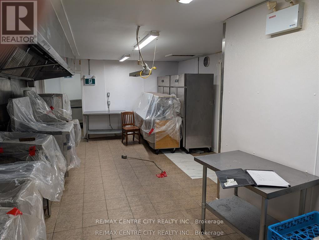 2300 Wharncliffe Road S, London South, Ontario  N6P 1L1 - Photo 18 - X13104458