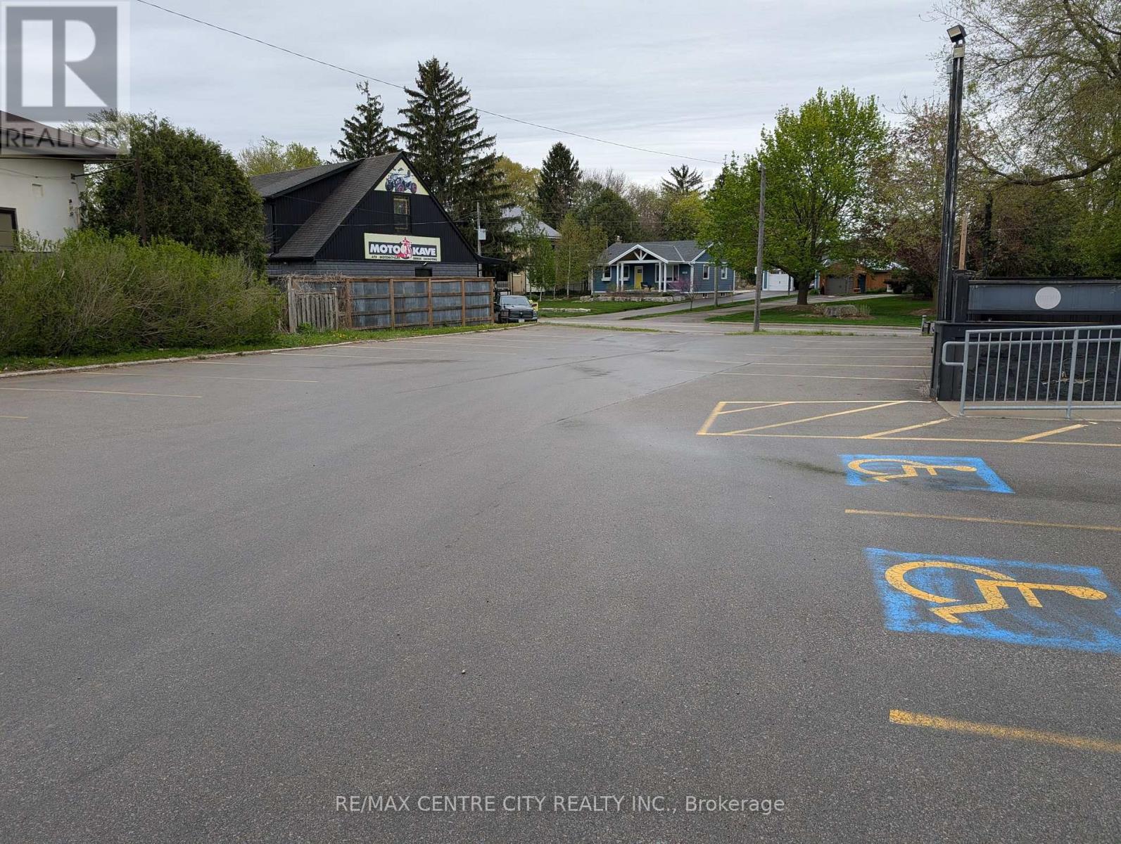 2300 Wharncliffe Road S, London South, Ontario  N6P 1L1 - Photo 3 - X13104458