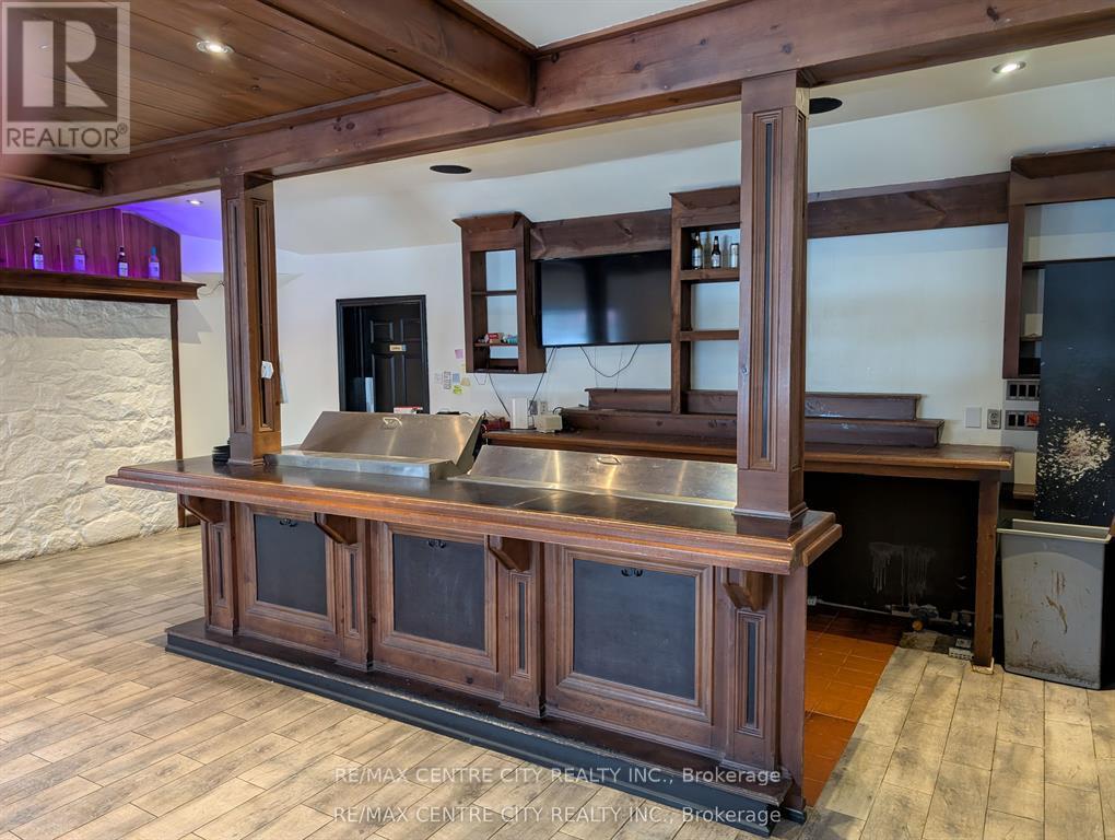 2300 Wharncliffe Road S, London South, Ontario  N6P 1L1 - Photo 8 - X13104458