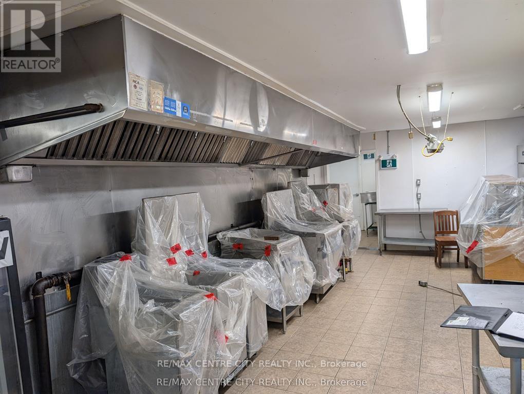 2300 Wharncliffe Road S, London South, Ontario  N6P 1L1 - Photo 17 - X13104460