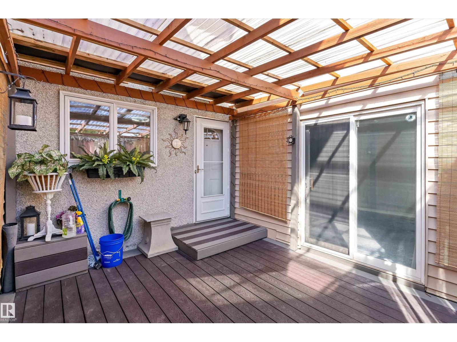 6734 36A AV NW, edmonton, Alberta