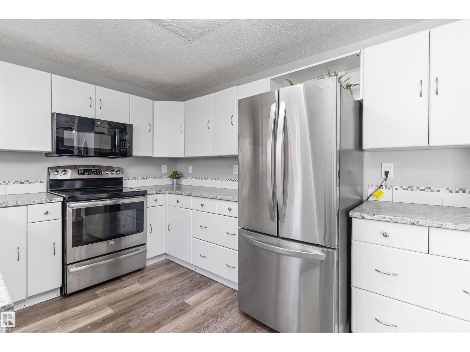 6734 36a Av Nw, Edmonton, Alberta  T6K 1S3 - Photo 8 - E4486648