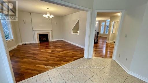 2089 Blackforest Crescent, Oakville, Ontario  L6M 4T5 - Photo 6 - W13075692