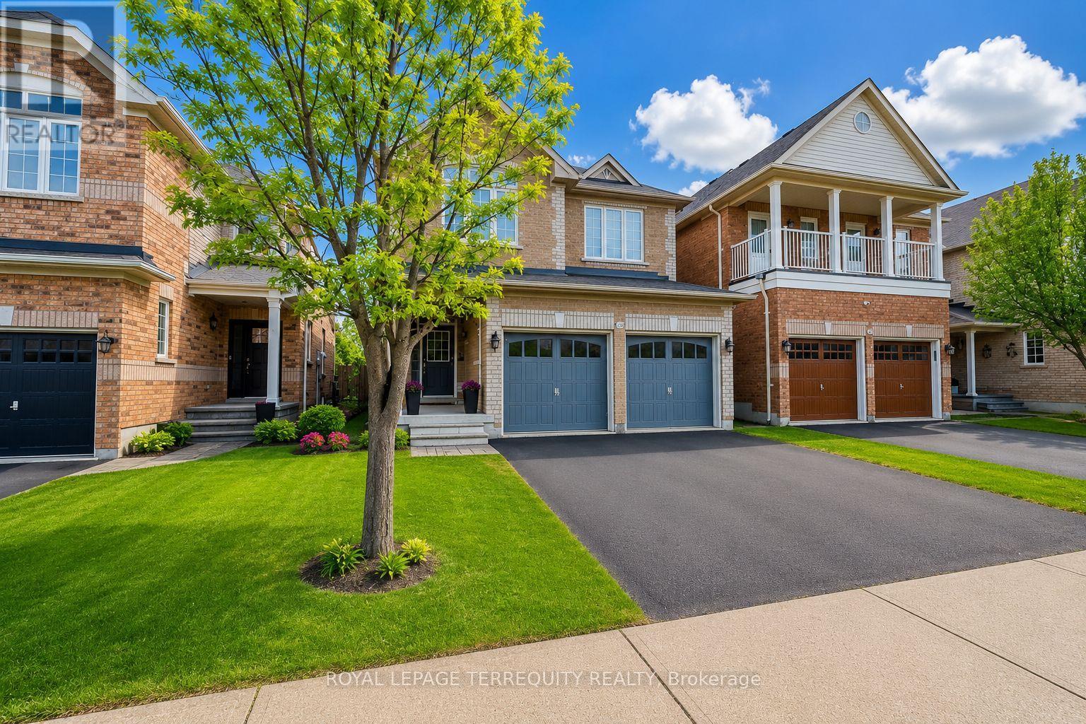 3926 Candlelight Drive, Mississauga, Ontario  L5M 8B3 - Photo 2 - W12982650