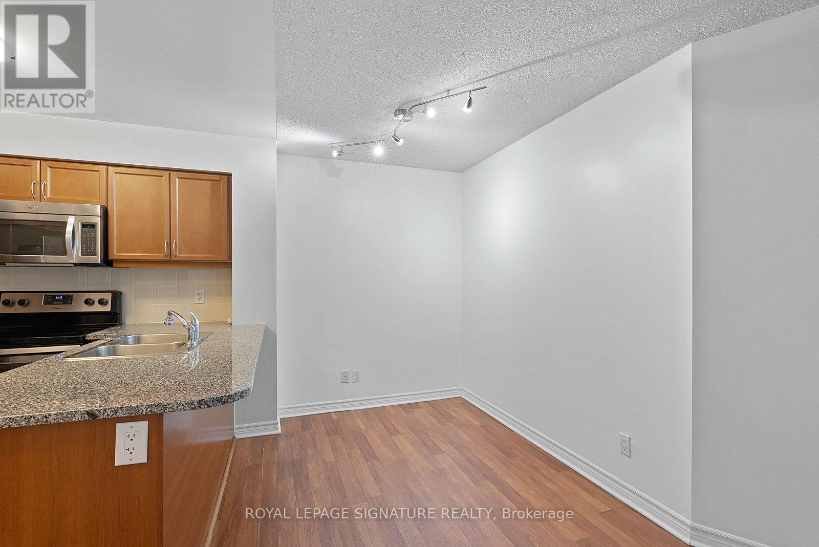 801 - 19 Grand Trunk Crescent, Toronto, Ontario  M5J 3A3 - Photo 11 - C13104174