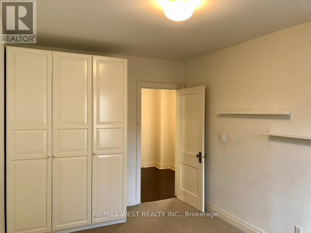 Main Floor - 305 St Clair Avenue E, Toronto, Ontario  M4T 1P3 - Photo 10 - C13104324