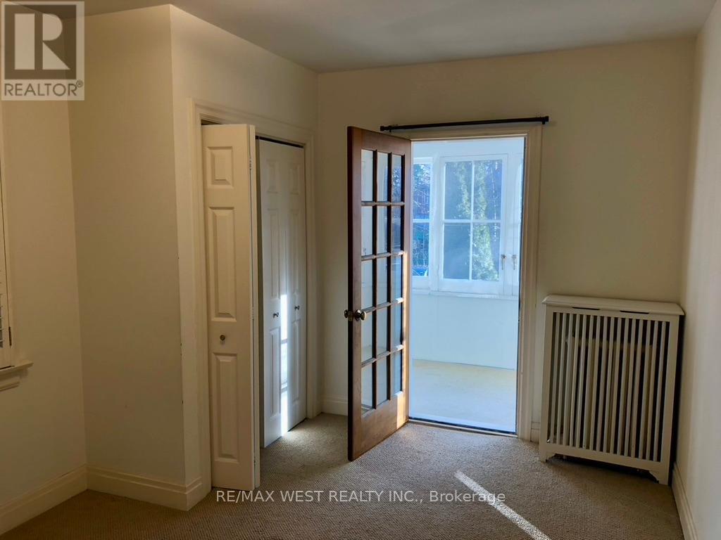 Main Floor - 305 St Clair Avenue E, Toronto, Ontario  M4T 1P3 - Photo 11 - C13104324