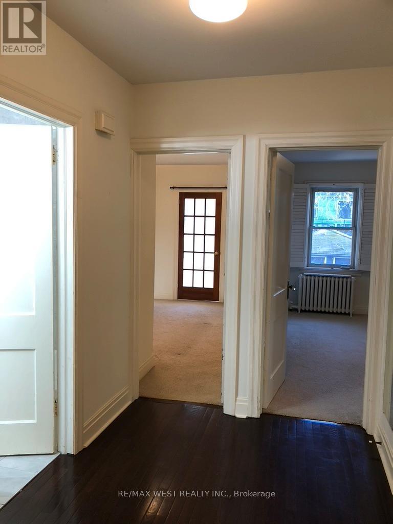 Main Floor - 305 St Clair Avenue E, Toronto, Ontario  M4T 1P3 - Photo 15 - C13104324