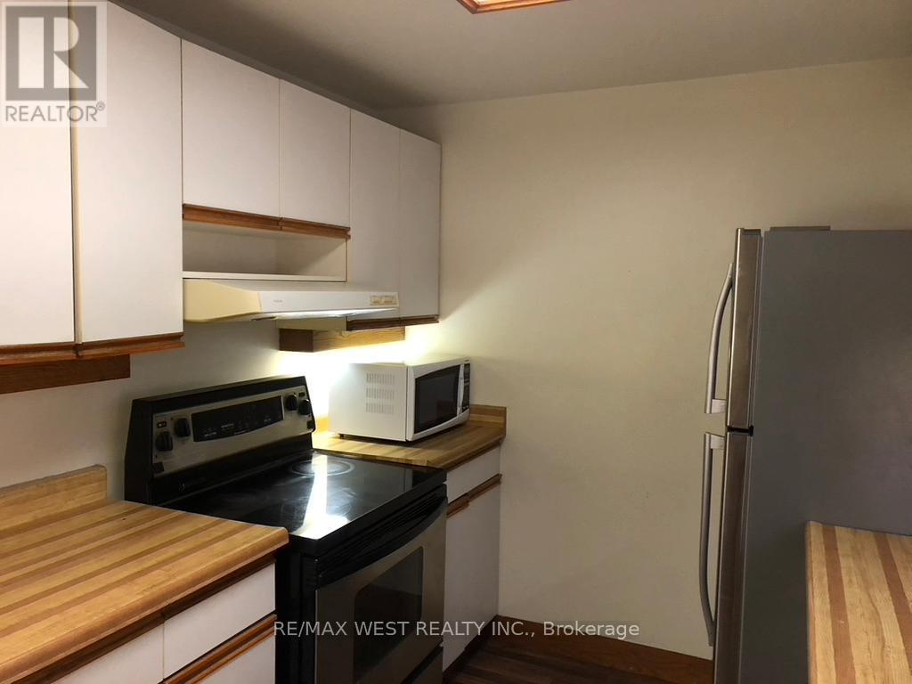 Main Floor - 305 St Clair Avenue E, Toronto, Ontario  M4T 1P3 - Photo 7 - C13104324