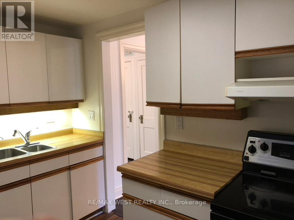 Main Floor - 305 St Clair Avenue E, Toronto, Ontario  M4T 1P3 - Photo 8 - C13104324