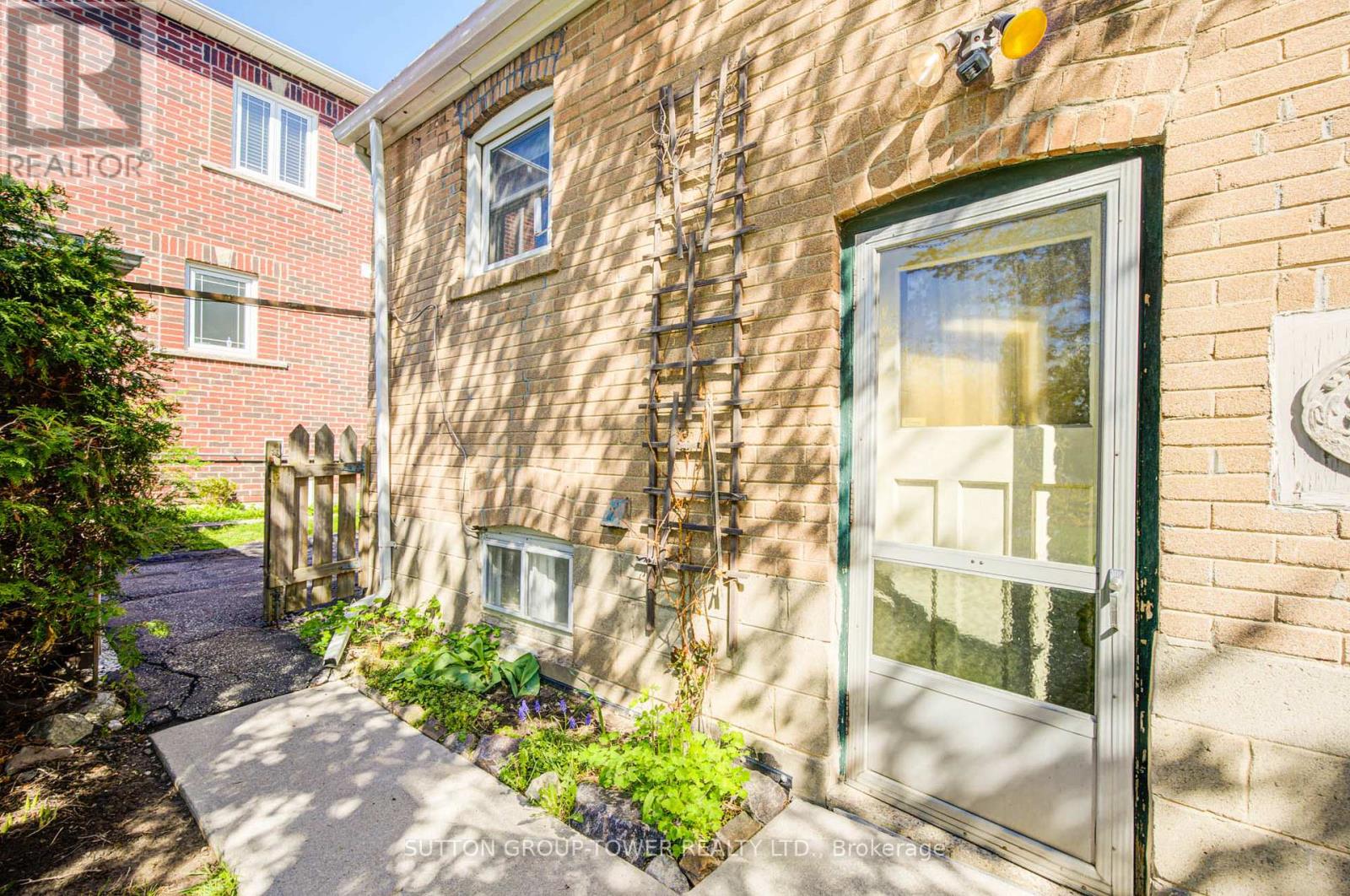31 Melody Road S, Toronto, Ontario  M9M 1C9 - Photo 46 - W13101466