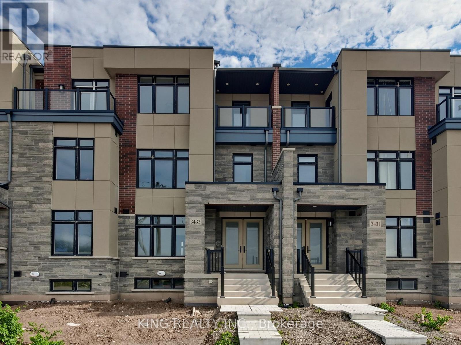 3433 Preserve Drive, Oakville, Ontario  L6M 4K1 - Photo 2 - W13103592
