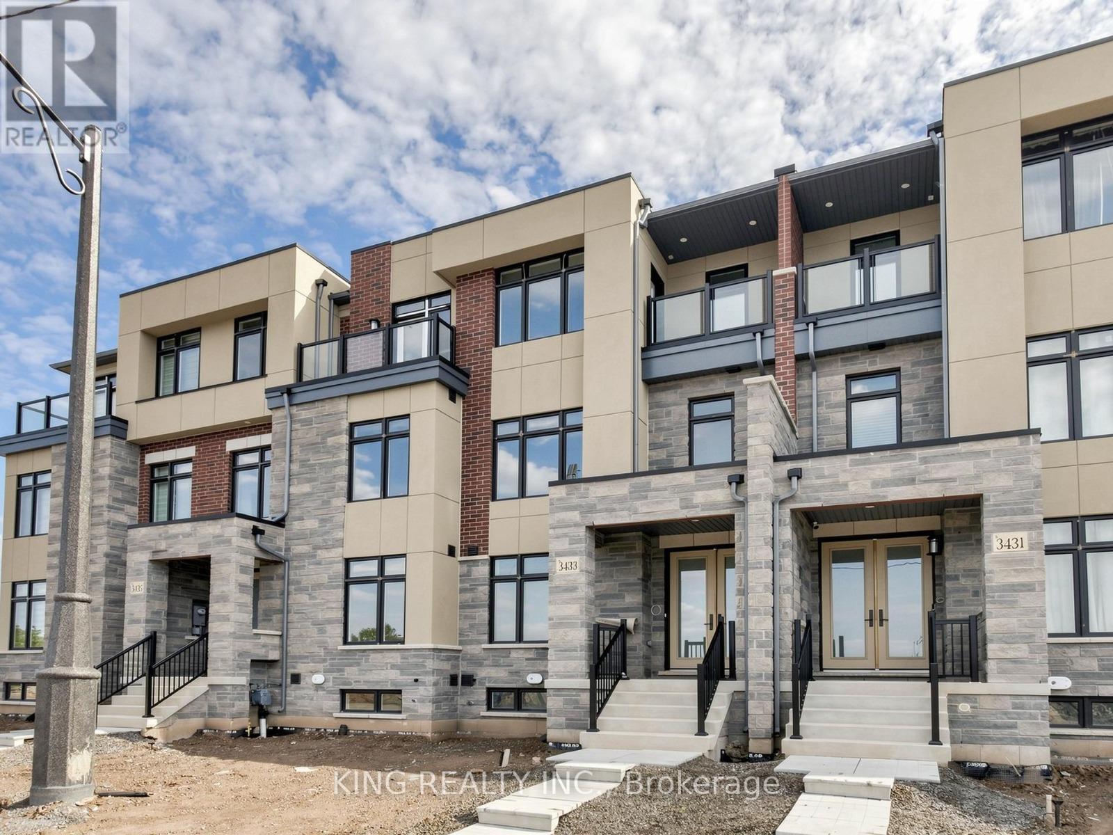 3433 Preserve Drive, Oakville, Ontario  L6M 4K1 - Photo 3 - W13103592