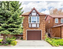 60 STARSPRAY BOULEVARD, Toronto, Ontario