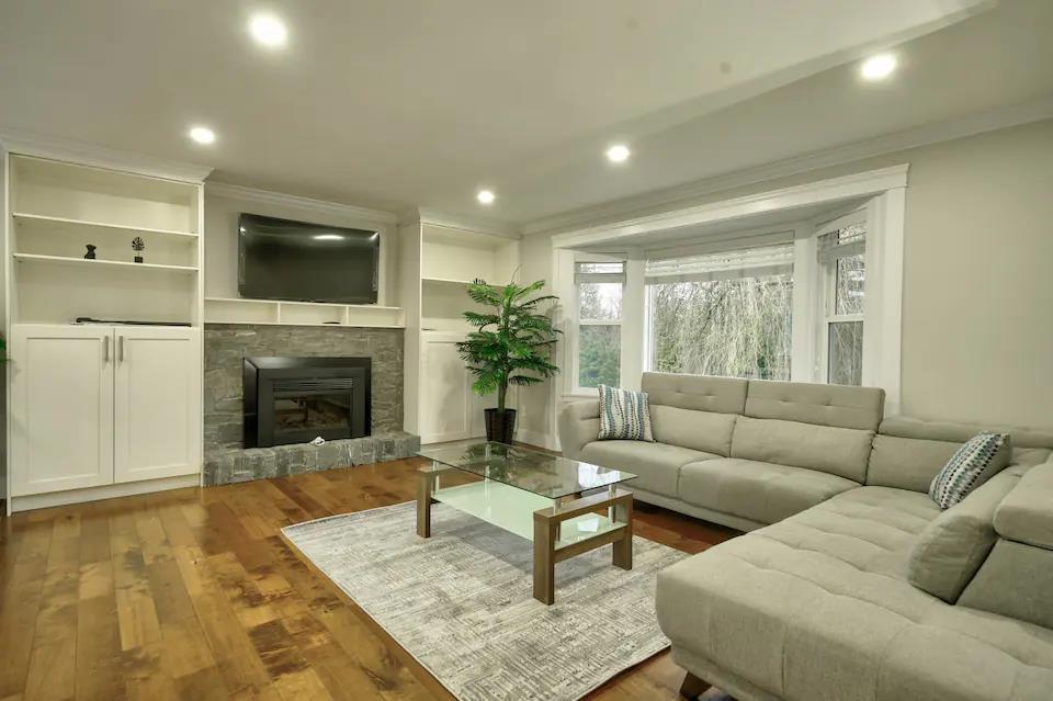 18369 21a Avenue, Surrey, British Columbia  V3Z 9W2 - Photo 2 - R3121345
