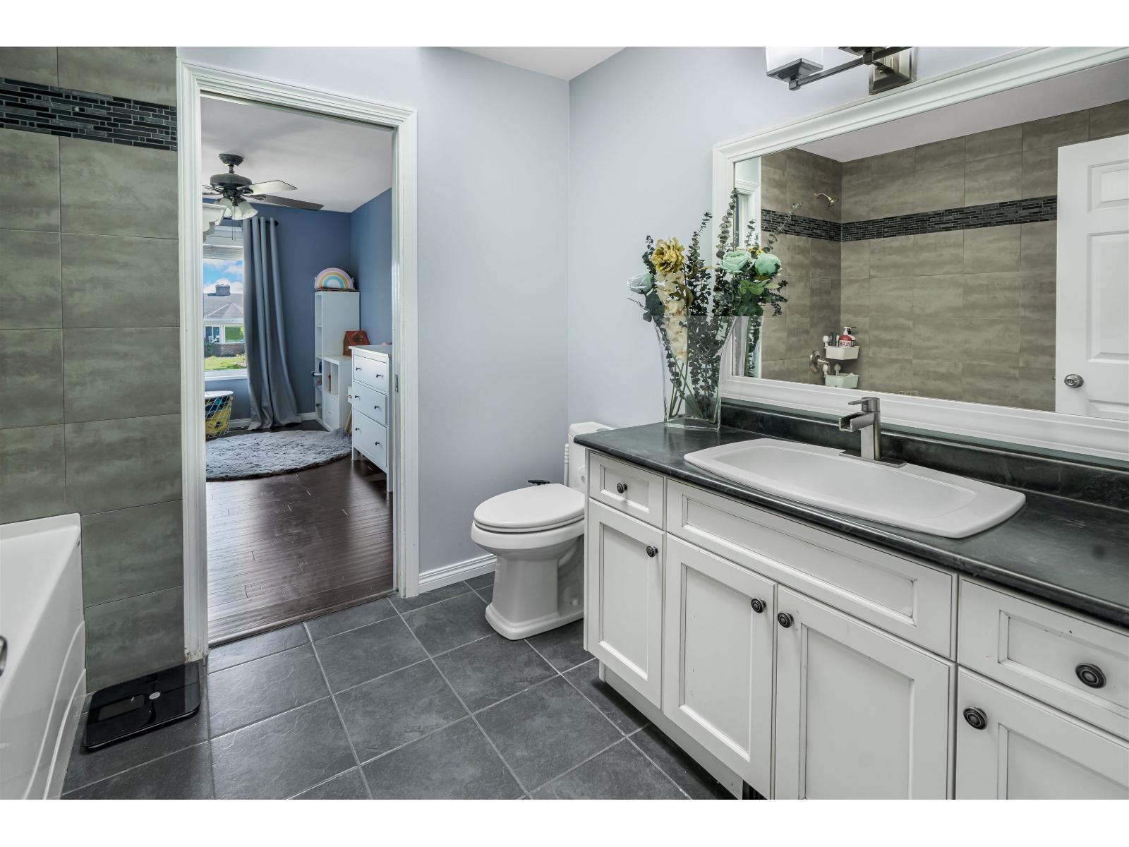35061 Sunnyside Drive, Mission, British Columbia  V2V 6S9 - Photo 15 - R3121300