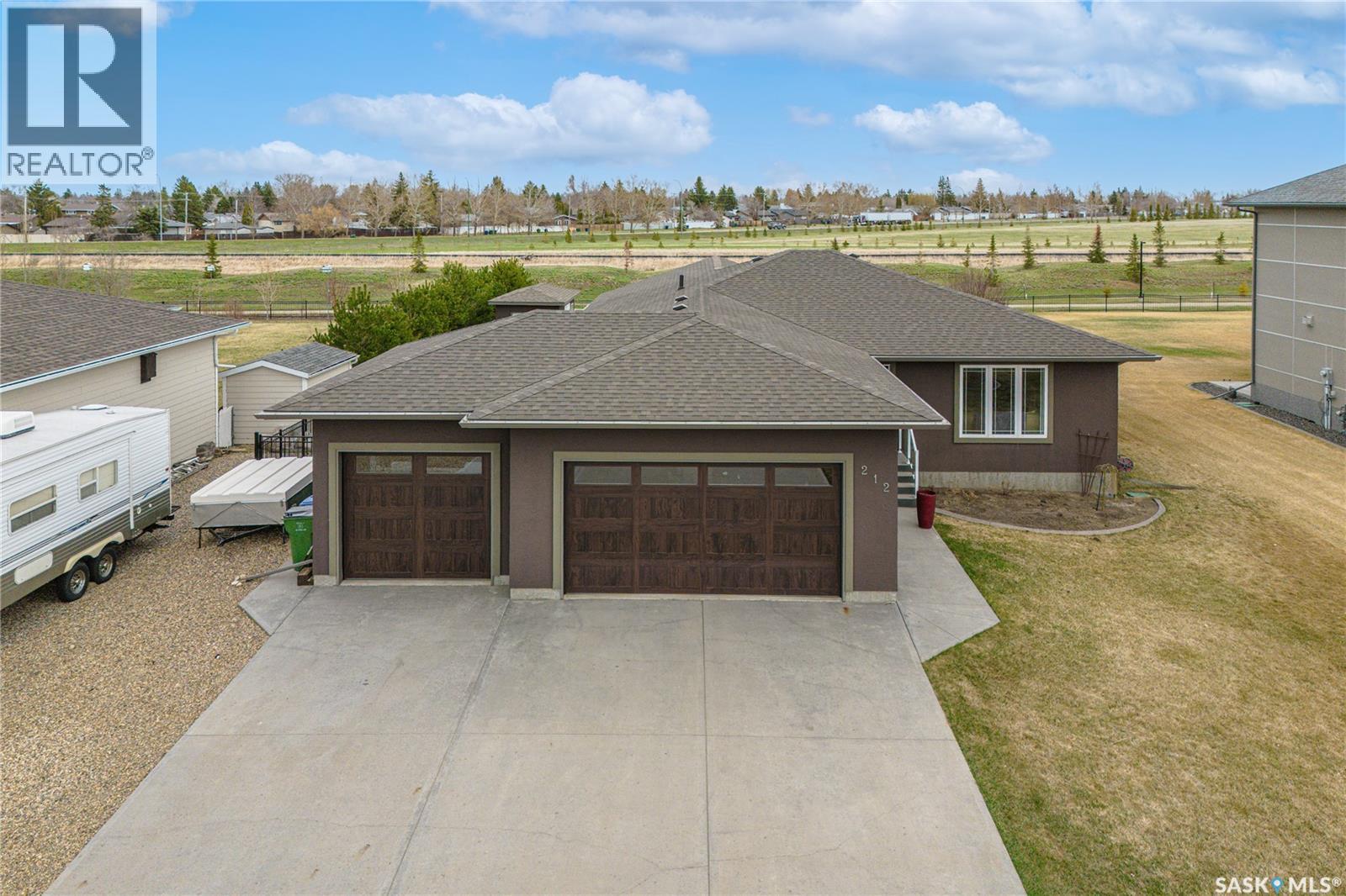 212 Iron Bridge DRIVE, Moose Jaw, Saskatchewan