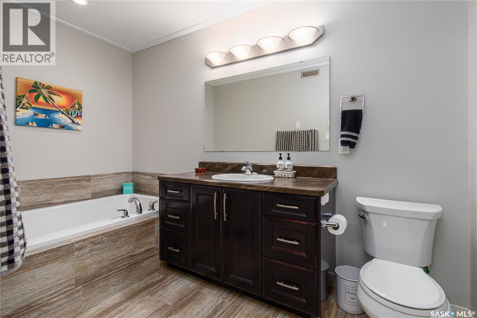 212 Iron Bridge Drive, Moose Jaw, Saskatchewan  S6J 0B5 - Photo 33 - SK035409
