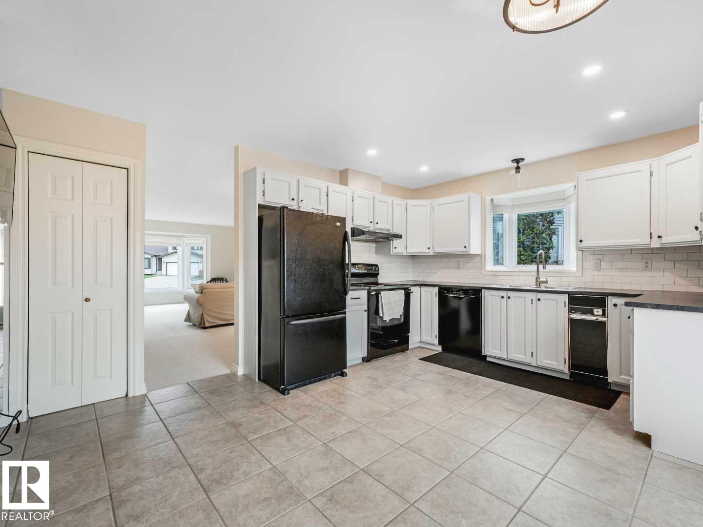 4011 104 St Nw, Edmonton, Alberta  T6J 6K9 - Photo 11 - E4486653