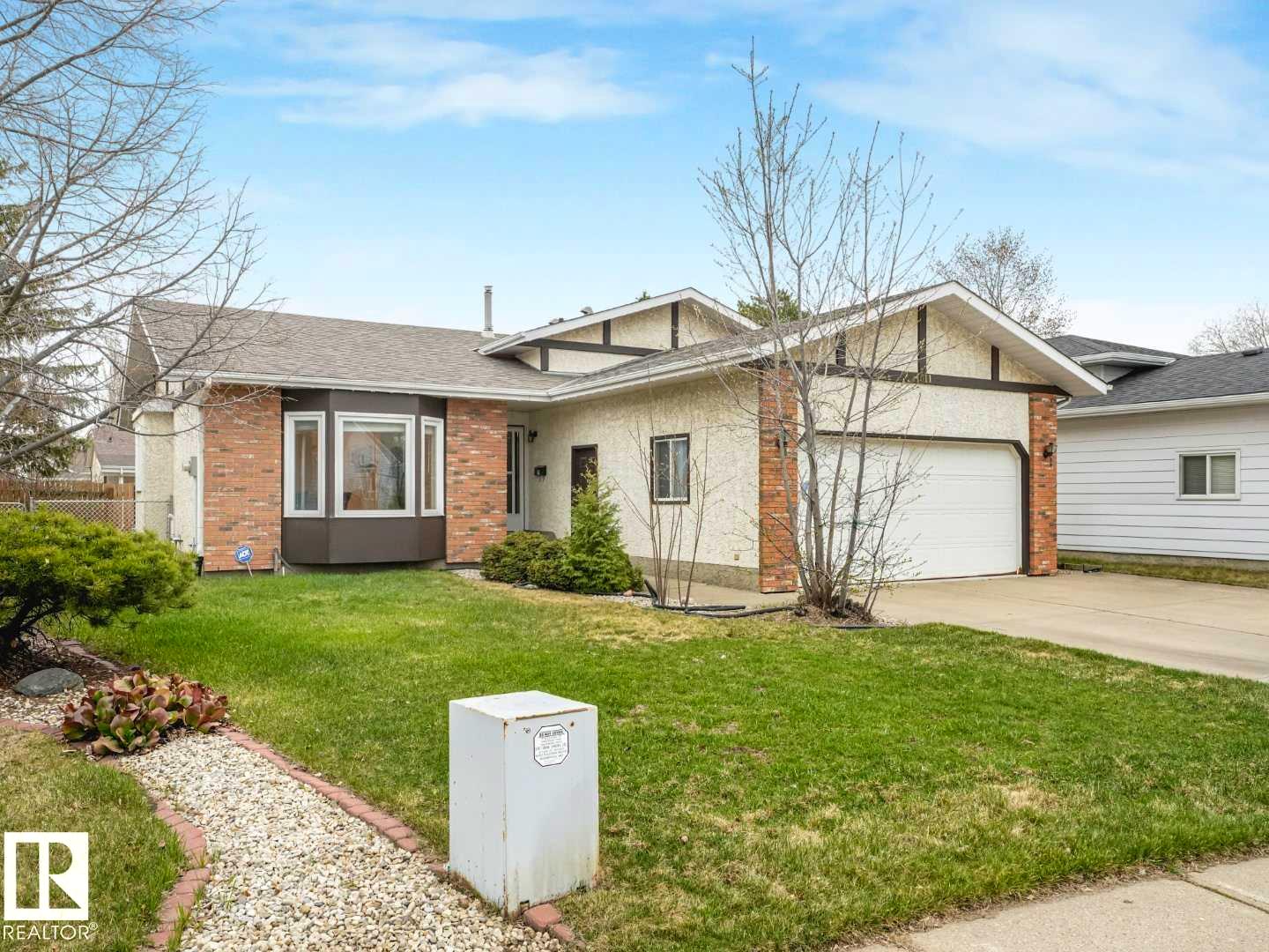 4011 104 St Nw, Edmonton, Alberta  T6J 6K9 - Photo 3 - E4486653