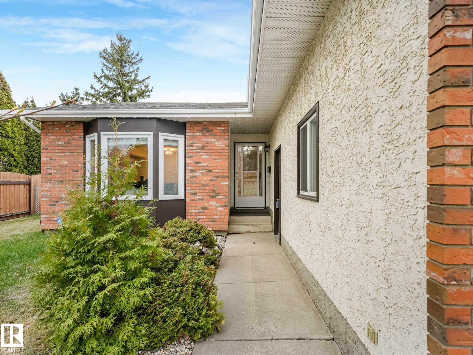 4011 104 St Nw, Edmonton, Alberta  T6J 6K9 - Photo 4 - E4486653