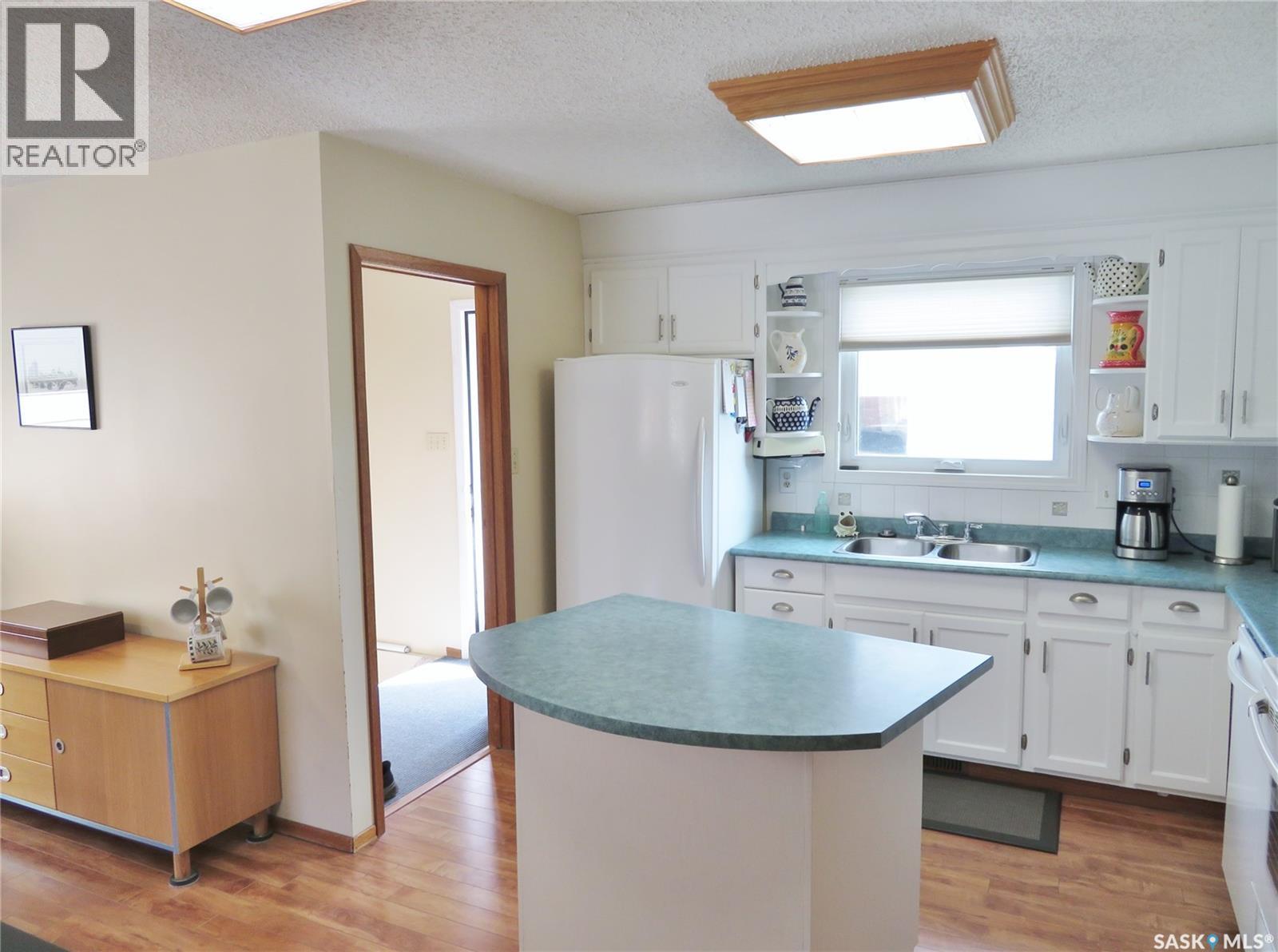 315 Benesh Crescent, Saskatoon, Saskatchewan  S7K 6P1 - Photo 3 - SK035320