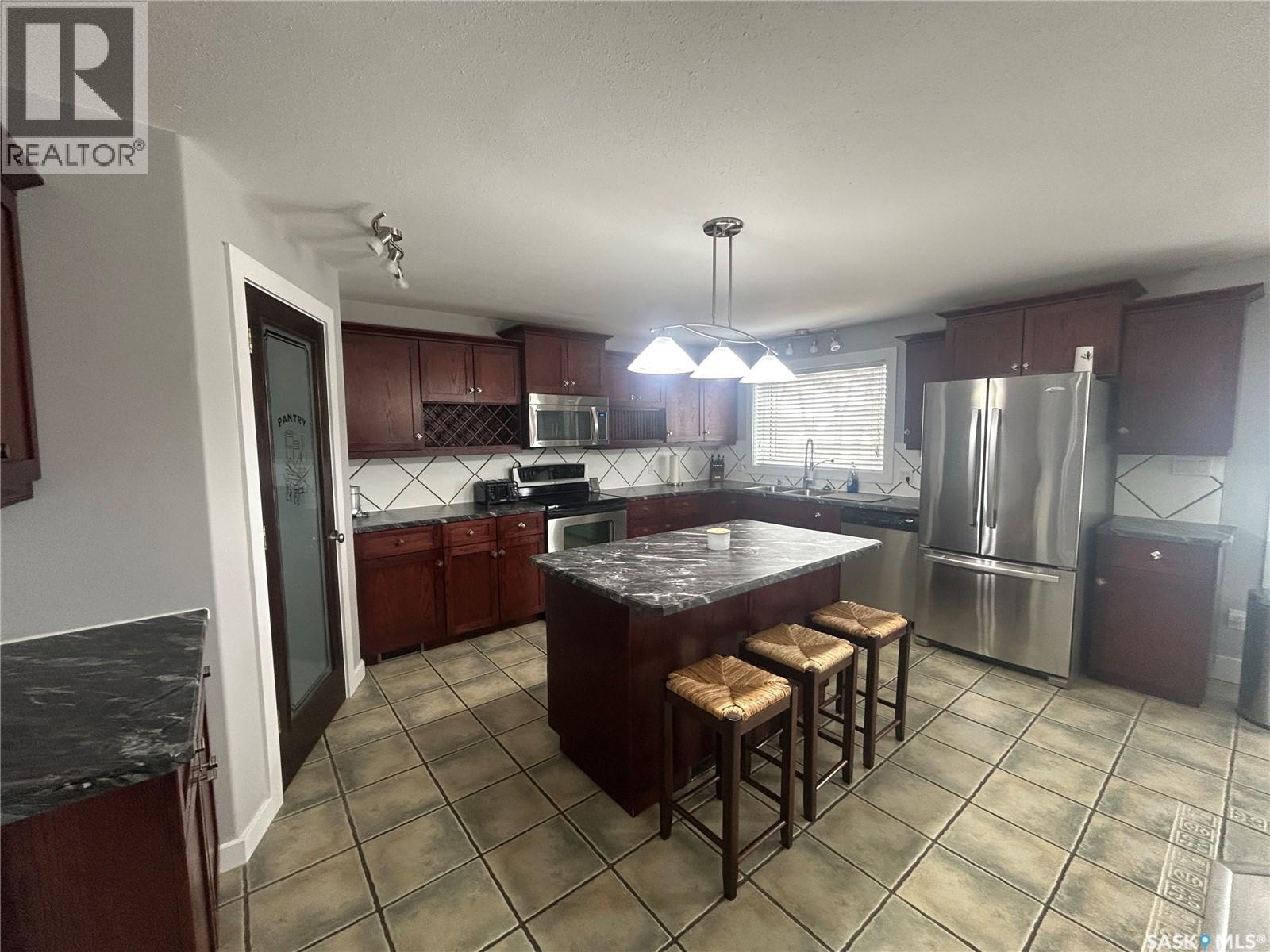 219 Crawford Avenue W, Melfort, Saskatchewan  S0E 1A0 - Photo 4 - SK035282