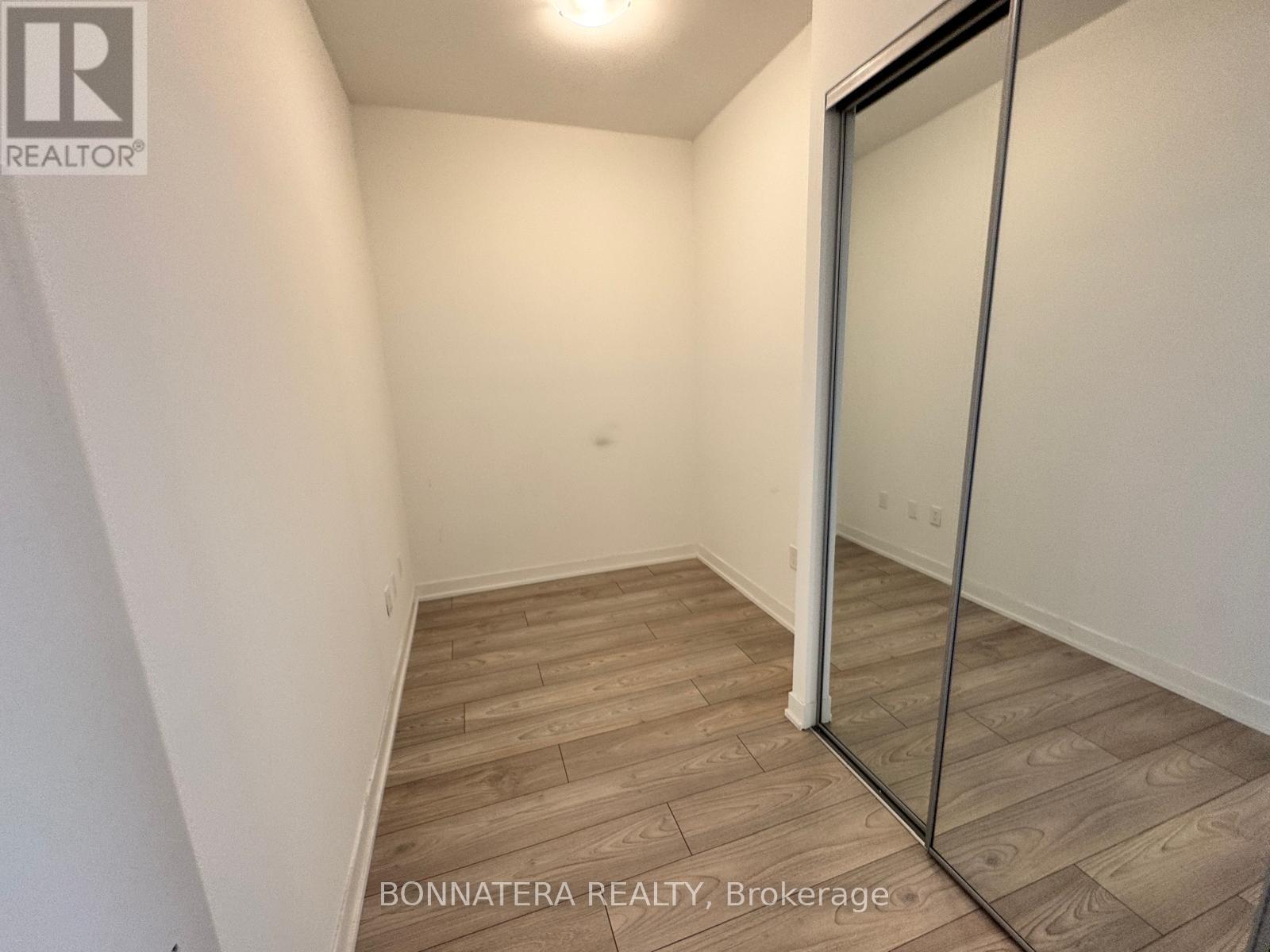 1027 - 498 Caldari Road, Vaughan, Ontario  L4K 0R6 - Photo 3 - N13104358