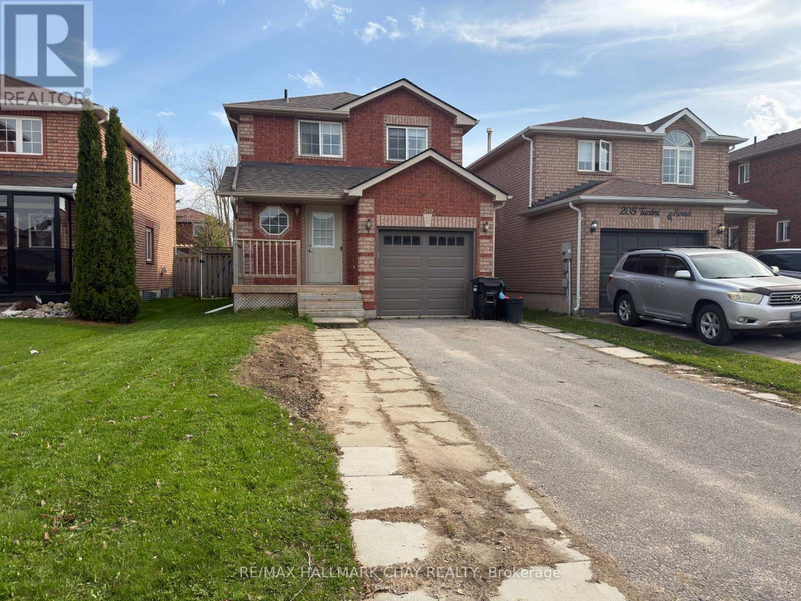 207 Tunbridge Road, Barrie (Georgian Drive), Ontario  L4M 6R6 - Photo 1 - S13104218