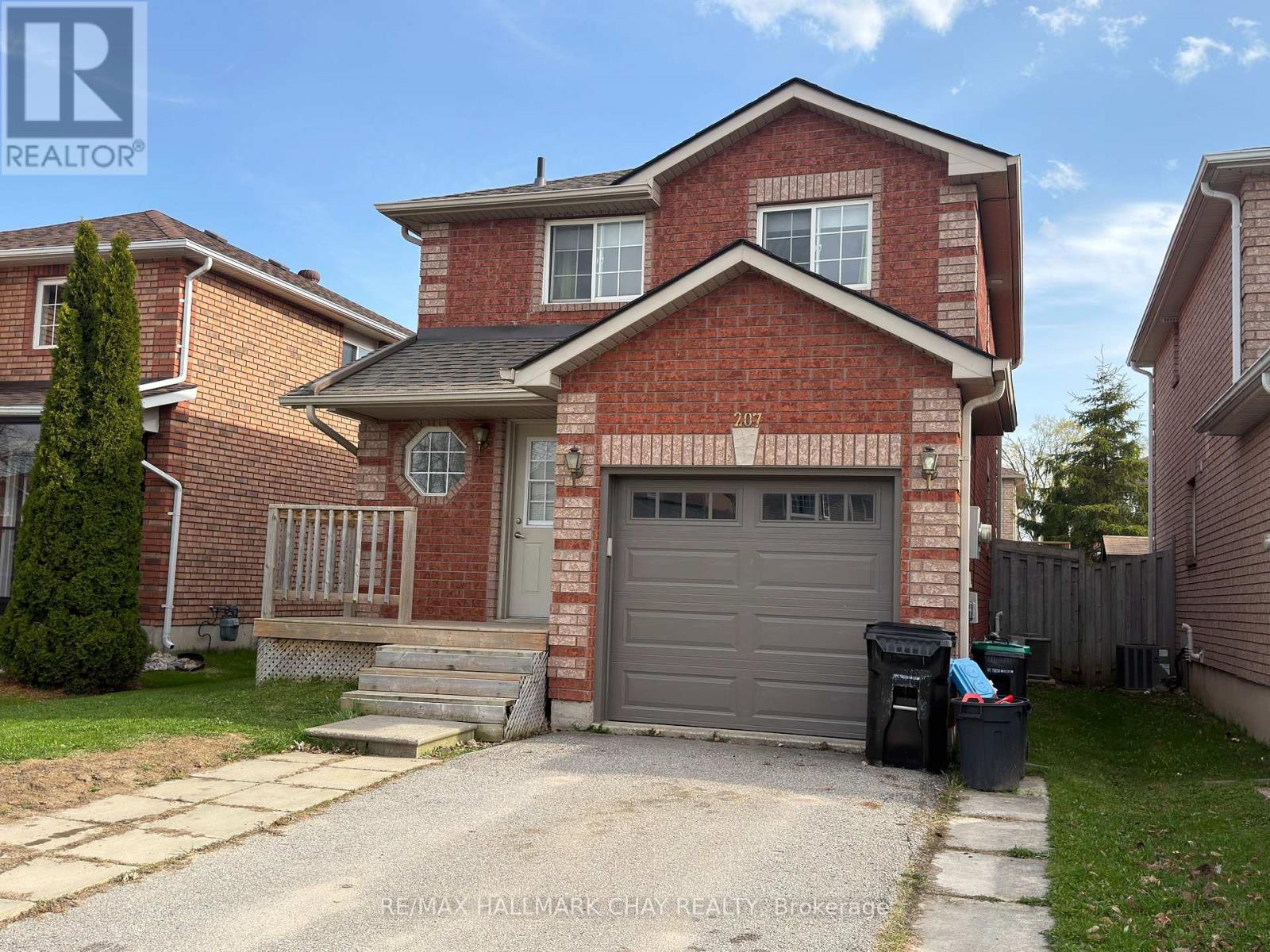 207 Tunbridge Road, Barrie (Georgian Drive), Ontario  L4M 6R6 - Photo 2 - S13104218