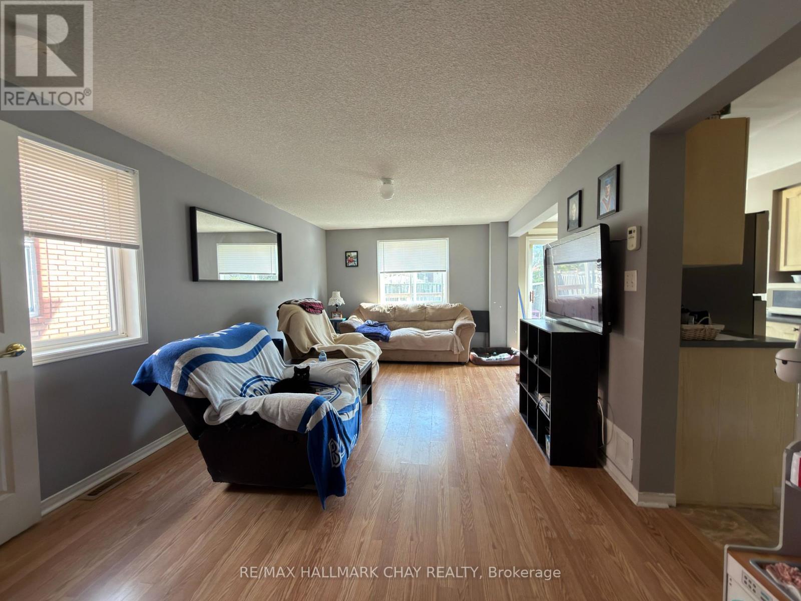 207 Tunbridge Road, Barrie (Georgian Drive), Ontario  L4M 6R6 - Photo 4 - S13104218