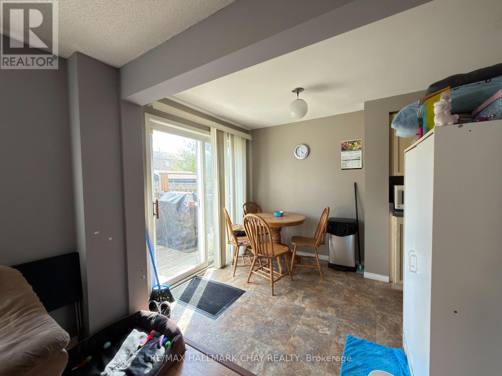 207 Tunbridge Road, Barrie (Georgian Drive), Ontario  L4M 6R6 - Photo 6 - S13104218