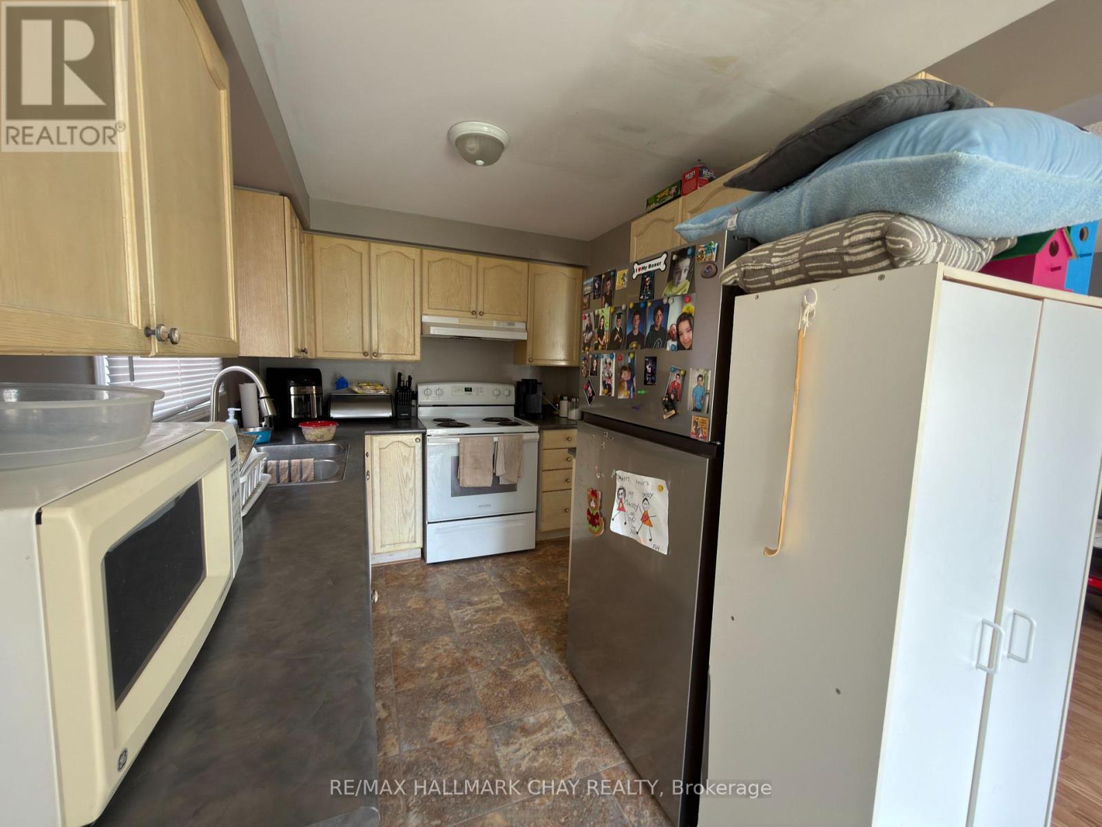207 Tunbridge Road, Barrie (Georgian Drive), Ontario  L4M 6R6 - Photo 8 - S13104218