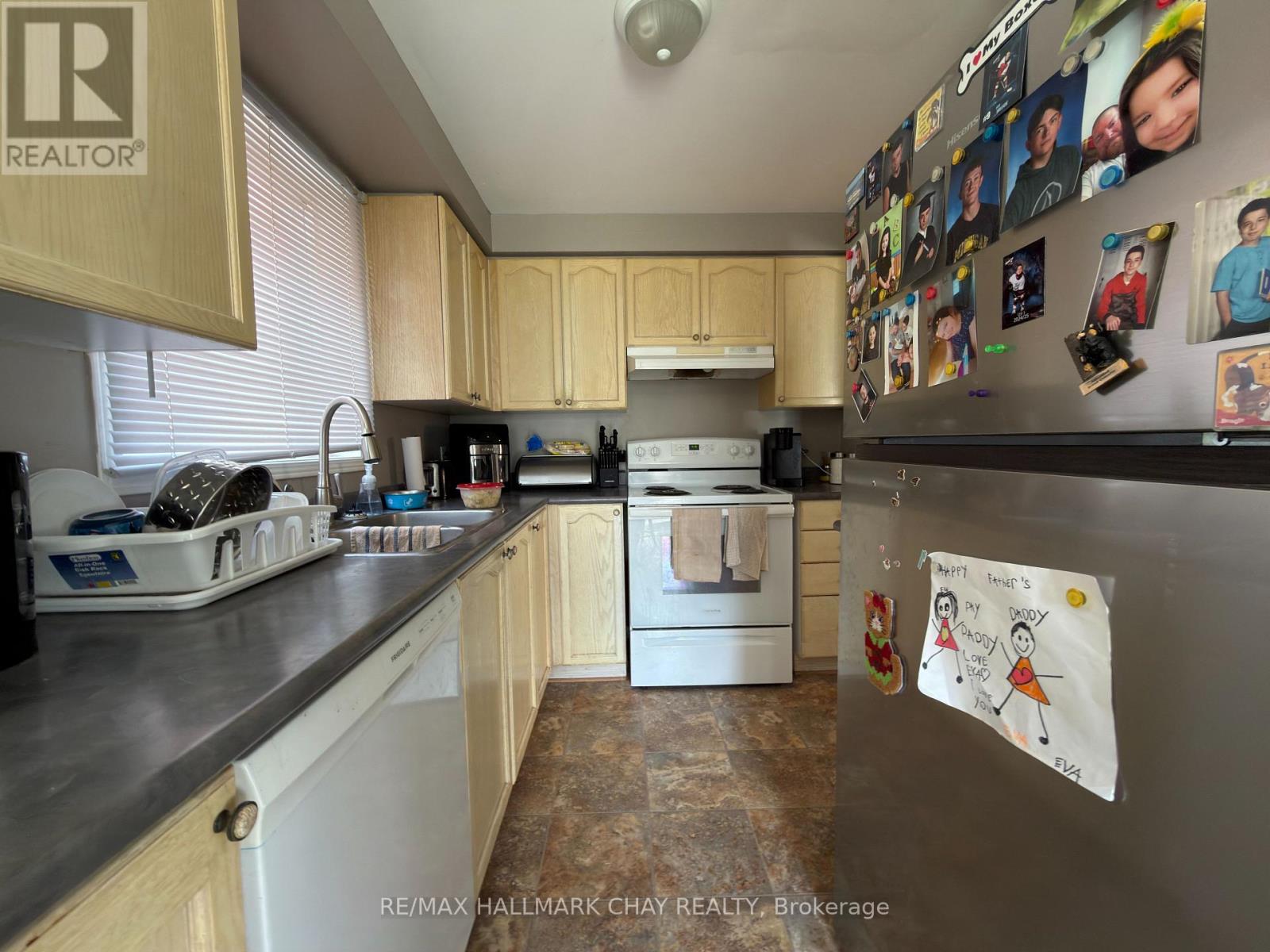 207 Tunbridge Road, Barrie (Georgian Drive), Ontario  L4M 6R6 - Photo 9 - S13104218