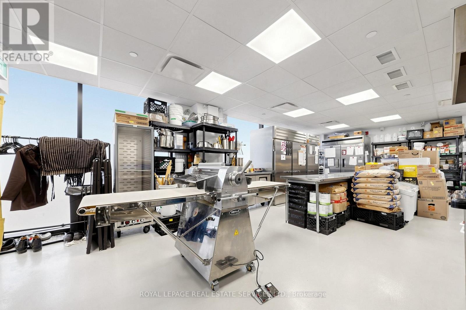 C3 - 185 Dunlop Street E, Barrie (Lakeshore), Ontario  L4M 0L7 - Photo 27 - S13104278