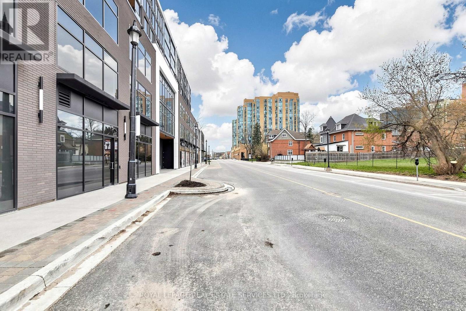 C3 - 185 Dunlop Street E, Barrie (Lakeshore), Ontario  L4M 0L7 - Photo 4 - S13104278