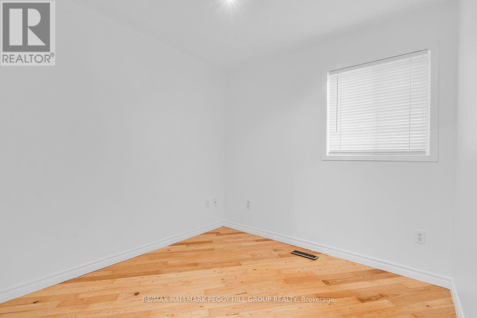 Upper - 69 Moir Crescent, Barrie (Painswick North), Ontario  L4N 8B2 - Photo 10 - S13104408