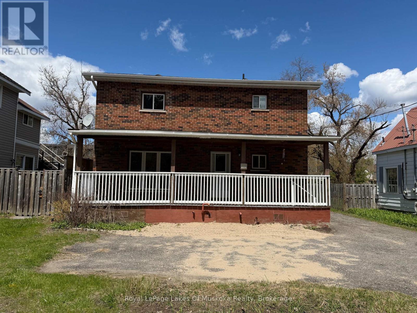 190 Ecclestone Drive, Bracebridge, Ontario  P1L 1E5 - Photo 2 - X12797404